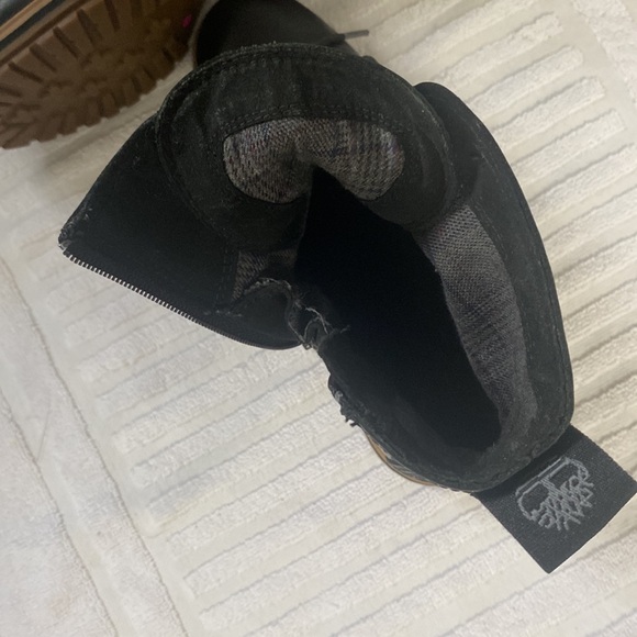 TIMBERLAND SIENNA WATERPROOF BLOCK HEEL BOOTIES w/2.5” HEEL, SIDE ZIP, SZ 7.5 - Picture 13 of 16